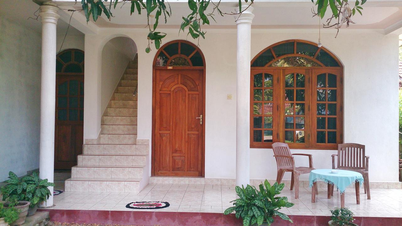 Welcome Family Guest House. Bentota Exterior photo